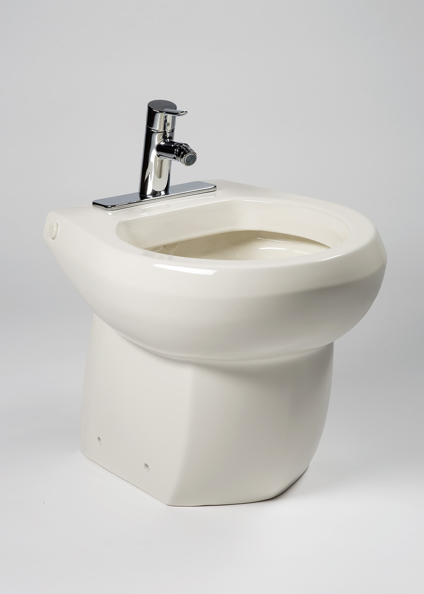 BDE-9 ROYAL FLUSH ESPRESSO BIDET - BLACK W/ CHROME HARDWARE